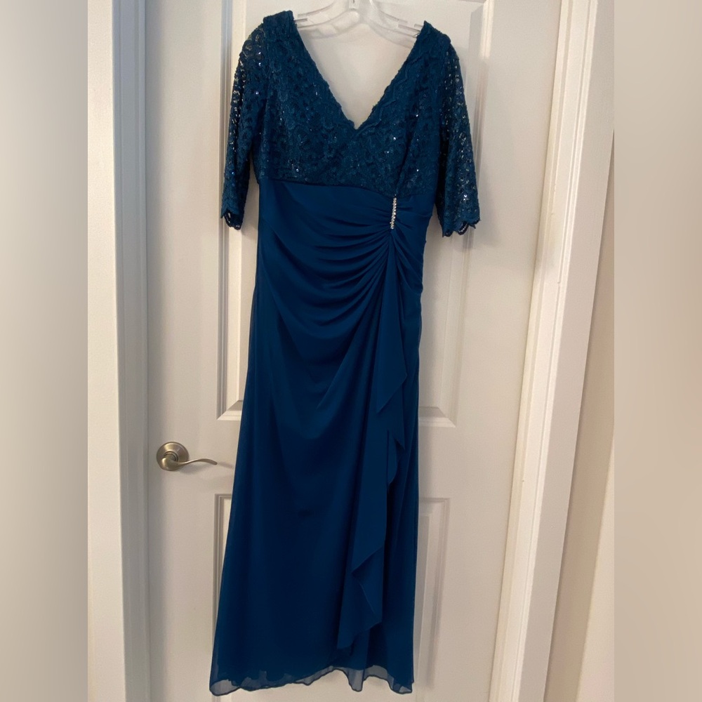 Elegant Teal Evening Gown